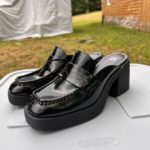NWT Black Slip On Platform Mules